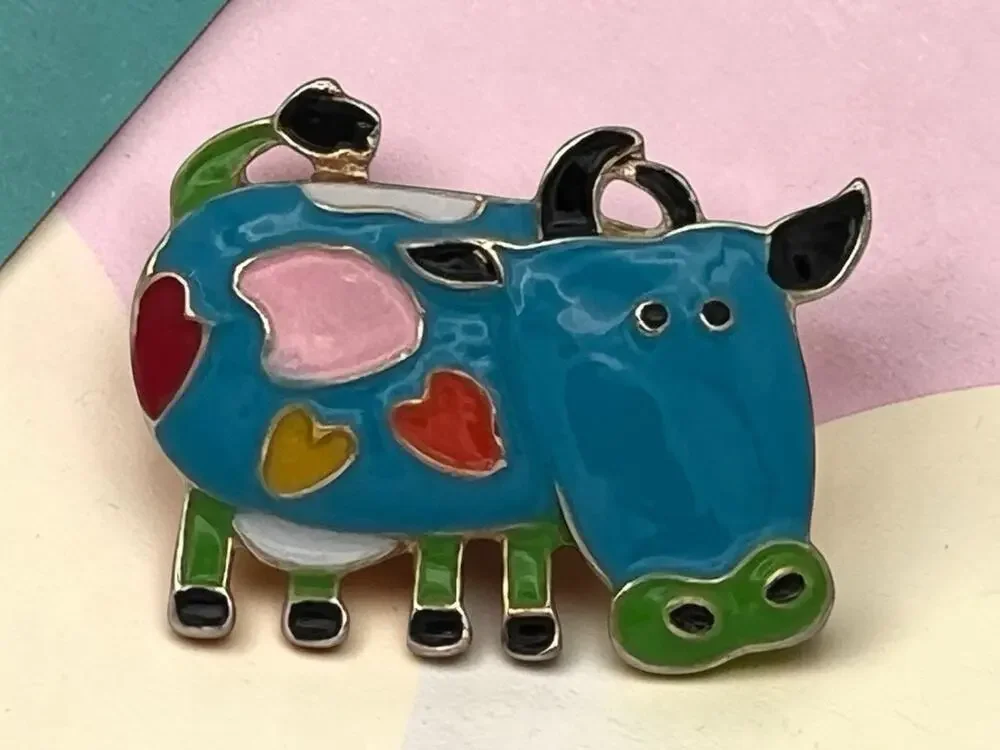Blue Enamel Brooch Cow Bull Cute Small Abstract With Hearts Pendant Fashion Pin